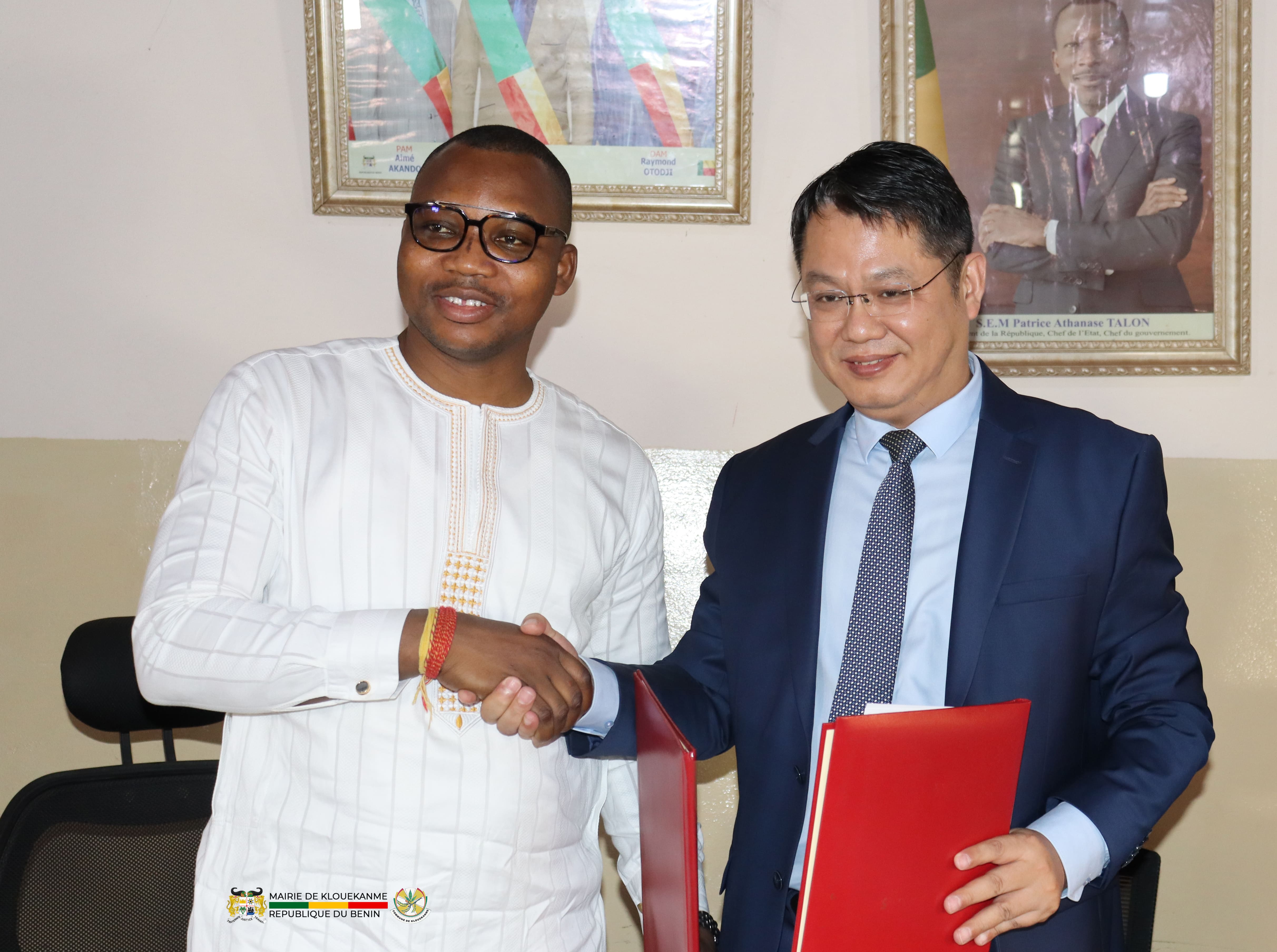 Klouékanmè : la Chine dote la Mairie d'un système énergétique solaire